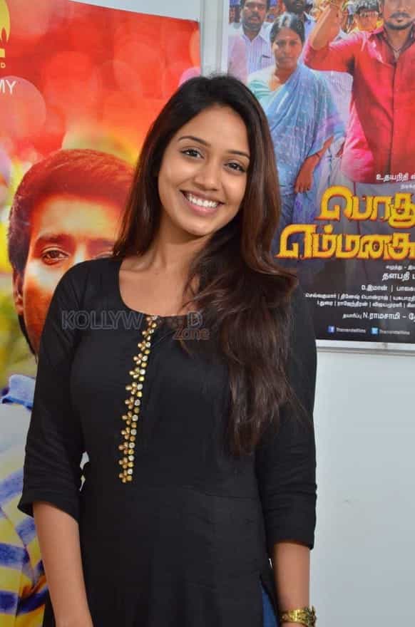 Podhuvaga En Manasu Thangam Movie Heroine Nivetha Pethuraj Photos