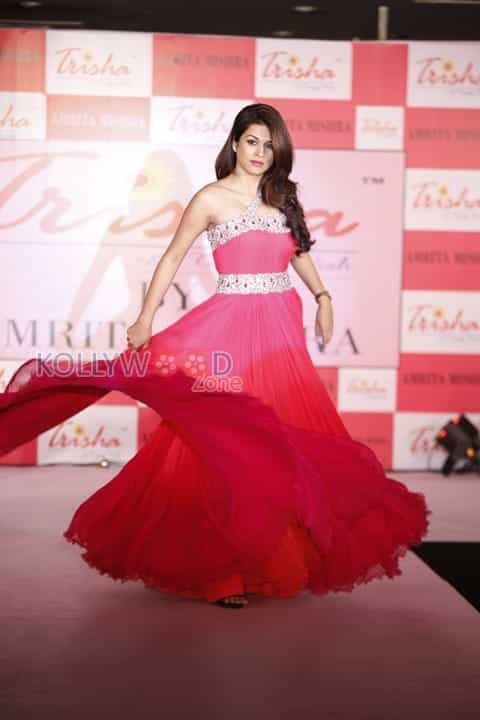 Sexy Shraddha Das Pictures