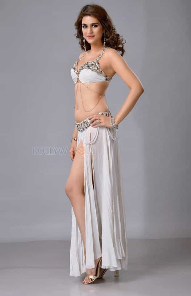 Shraddha Das Hot New Photos