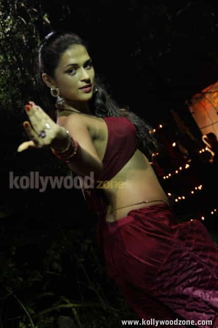 Shraddha Das Nankam Pirai Stills