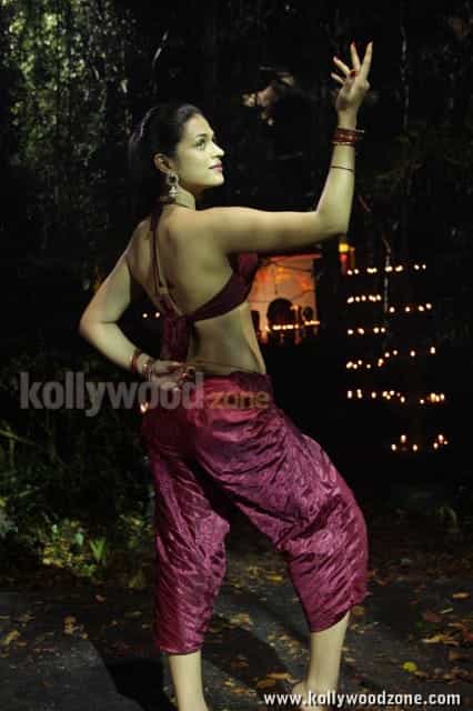 Shraddha Das Pictures In Nankam Pirai Movie