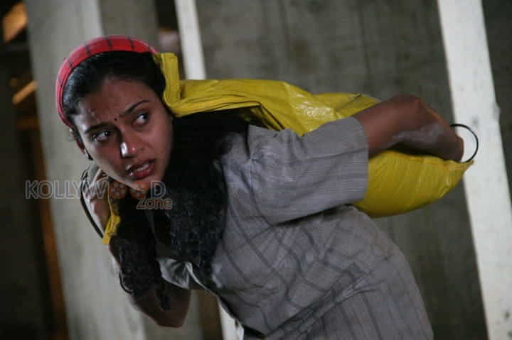 Sivappu Movie Heroine Rupa Manjari Stills