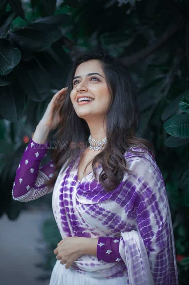 Stunning Ashika Ranganath Sexy Photoshoot Pictures 01