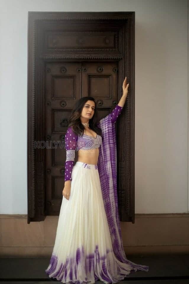 Stunning Ashika Ranganath Sexy Photoshoot Pictures 08