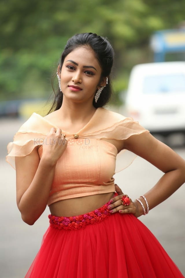 Telugu Actress Maheshwari Vaddi Photos