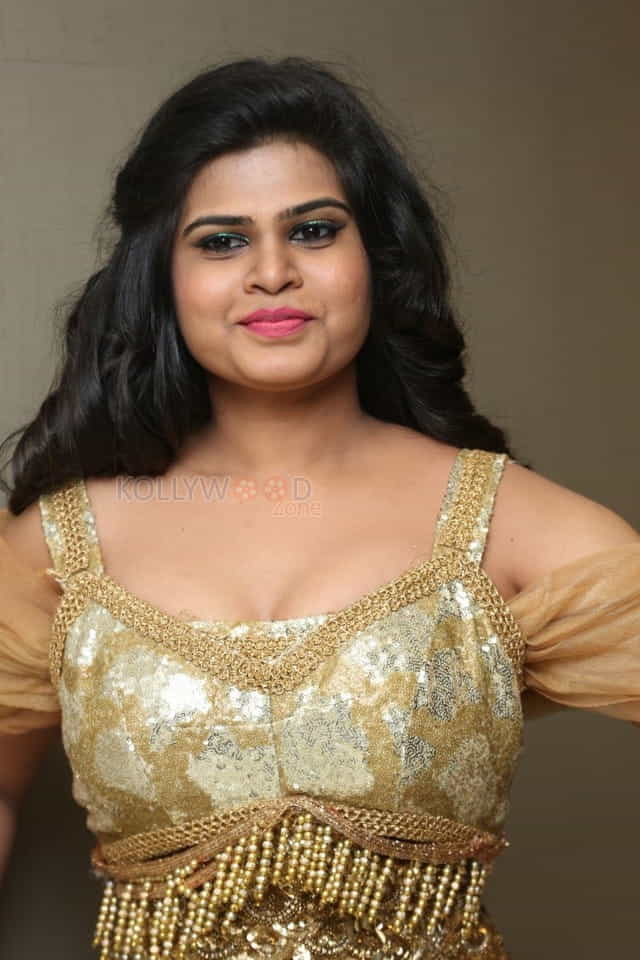 Actress Alekhya At Kgf Pre Release Event Function Photos 15