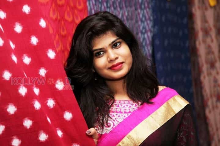 Actress Alekhya Inaugurates Pochampally Ikat Art Mela Photos 01