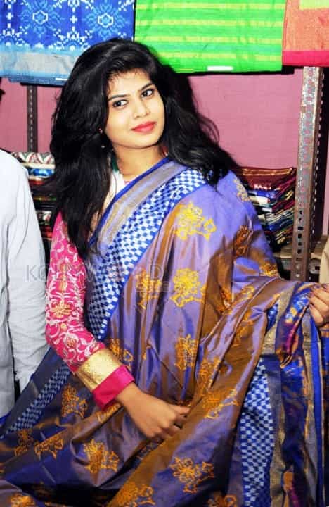 Actress Alekhya Inaugurates Pochampally Ikat Art Mela Photos 03