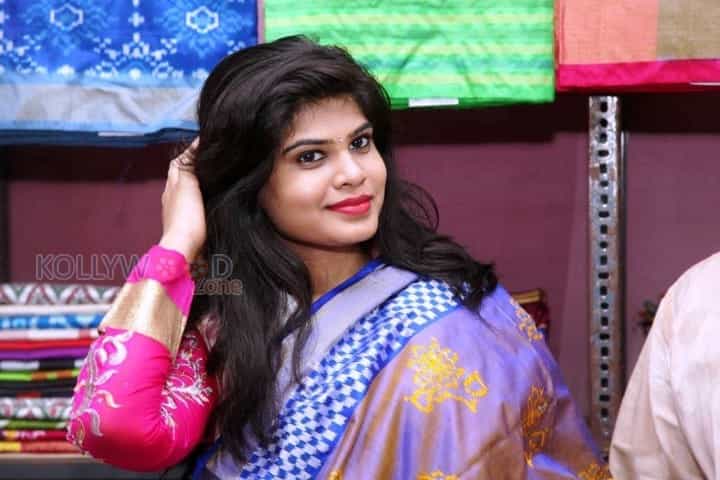 Actress Alekhya Inaugurates Pochampally Ikat Art Mela Photos 06
