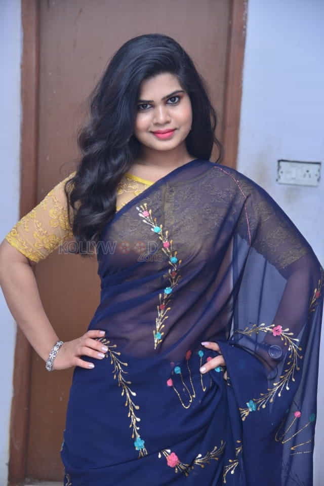 Actress Alekhya Naidu At Ks 100 Movie Trailer Launch Photos 01