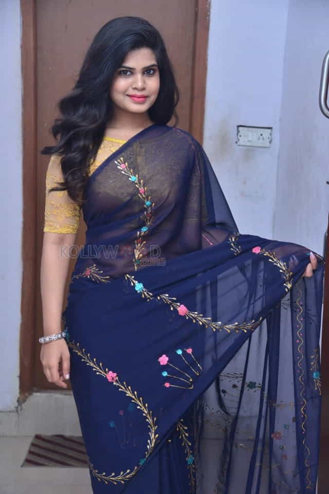 Actress Alekhya Naidu At Ks 100 Movie Trailer Launch Photos 03