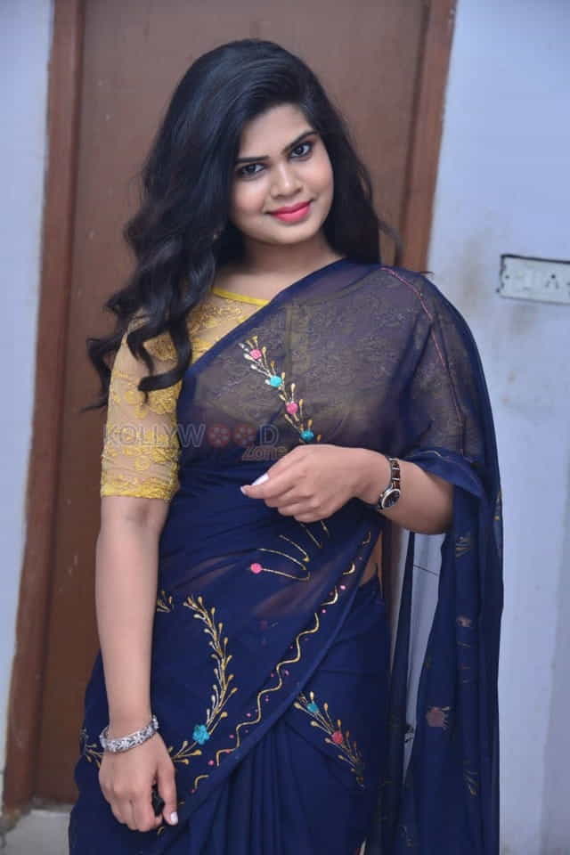 Actress Alekhya Naidu At Ks 100 Movie Trailer Launch Photos 05
