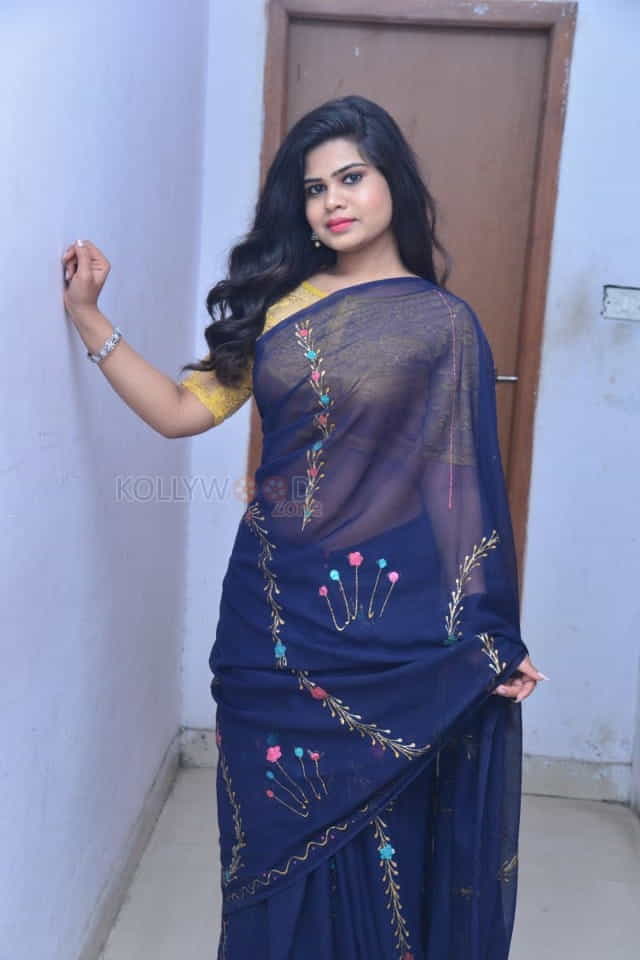 Actress Alekhya Naidu At Ks 100 Movie Trailer Launch Photos 15