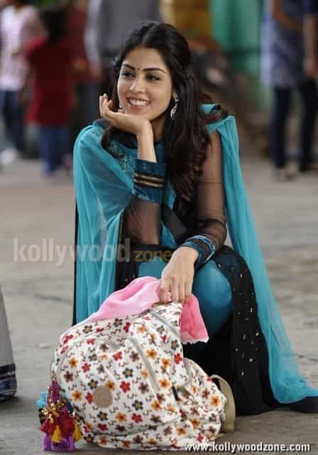 Actress Genelia Cute Sexy Pictures 07