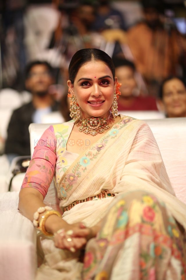 Actress Genelia at Junior Movie Pre Release Event in Hyderabad Photos 17