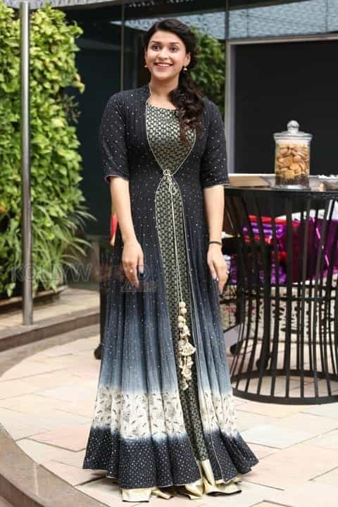 Actress Mannara At Gold Drop Teluginti Vantakam Contest 2016 Photos 23