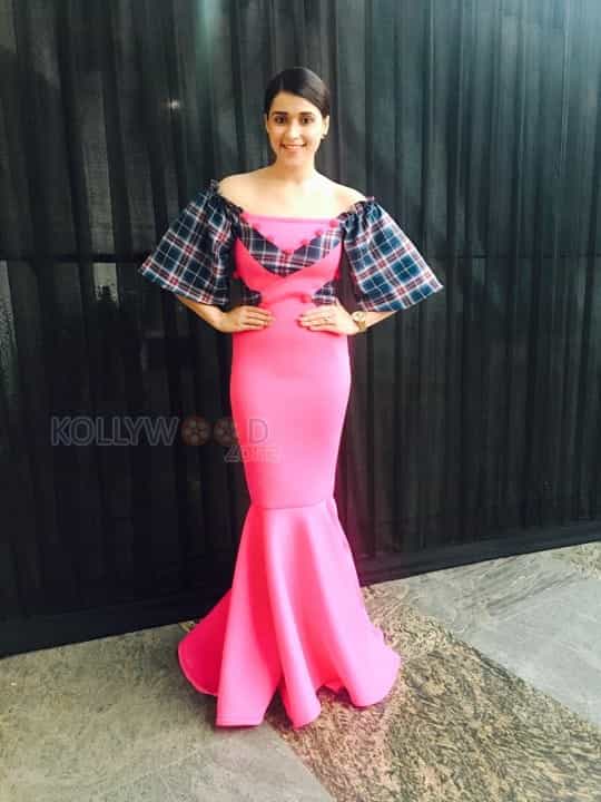 Actress Mannara Chopra At Asian Designer Week Photos 02