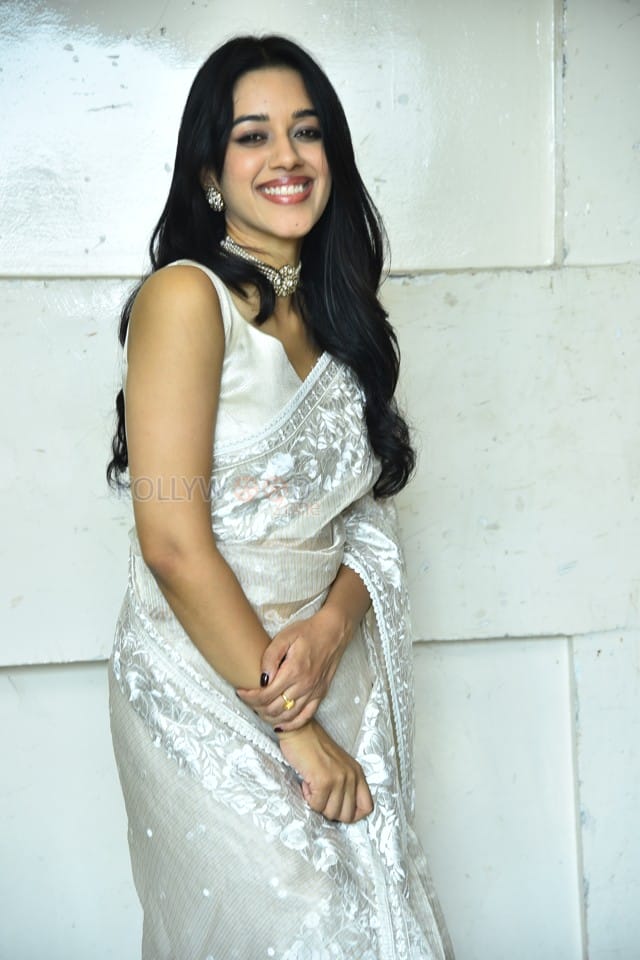 Actress Mirnalini Ravi at Love Guru Movie Pre Release Event Pictures 08