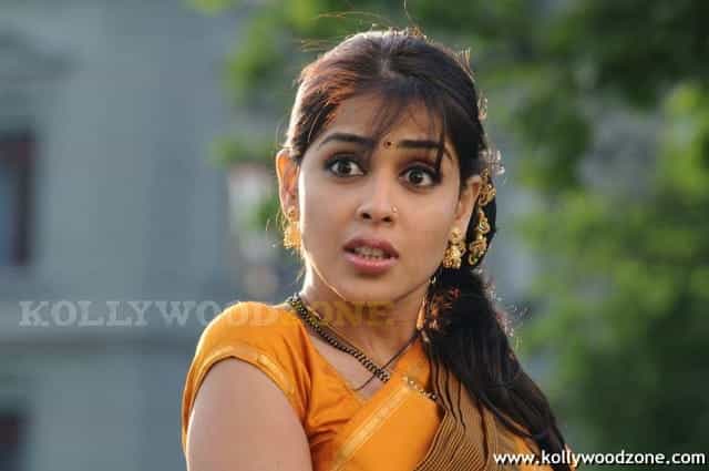 Genelia In Uthama Puthiran Movie Stills 27