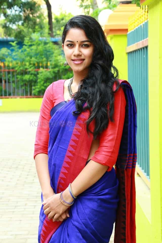 Jango Movie Heroine Mirnalini Ravi Photos 02