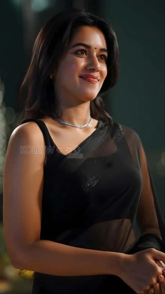 Mama Mascheendra Heroine Mirnalini Ravi Gorgeous in a Transparent Black Saree Photos 04