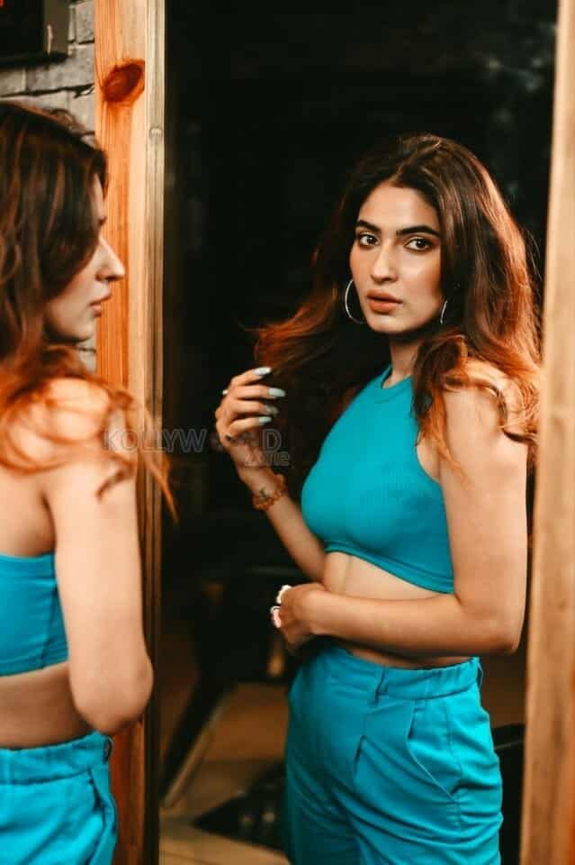Ragini MMS Returns Actress Karishma Sharma Sexy Pictures 02 222114 