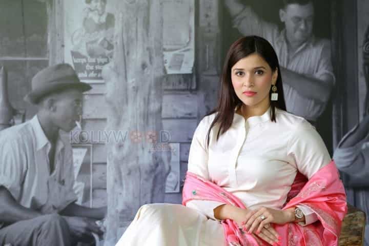 Telugu Actress Mannara Chopra New Pics 12