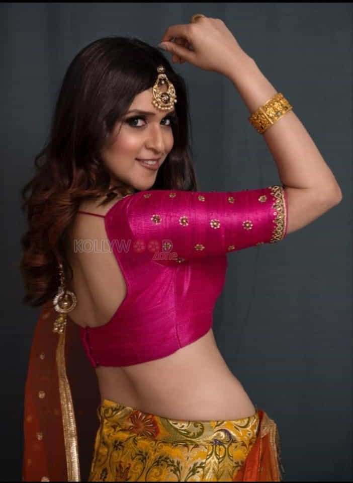 Tollywood Actress Mannara Chopra Post Lockdown Sexy Photos 10