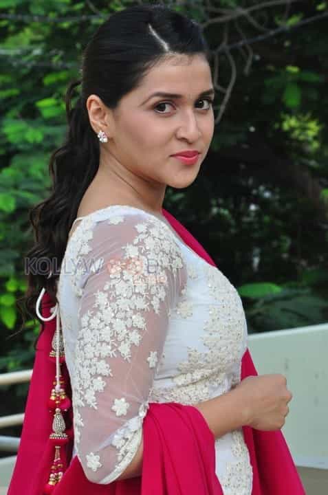 Tollywood Actress Mannara Pictures 08