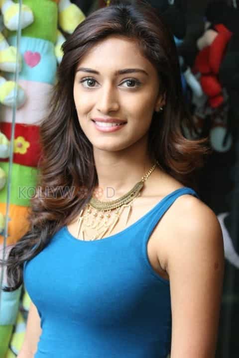 Actress Erica Fernandes Sexy Photos 33