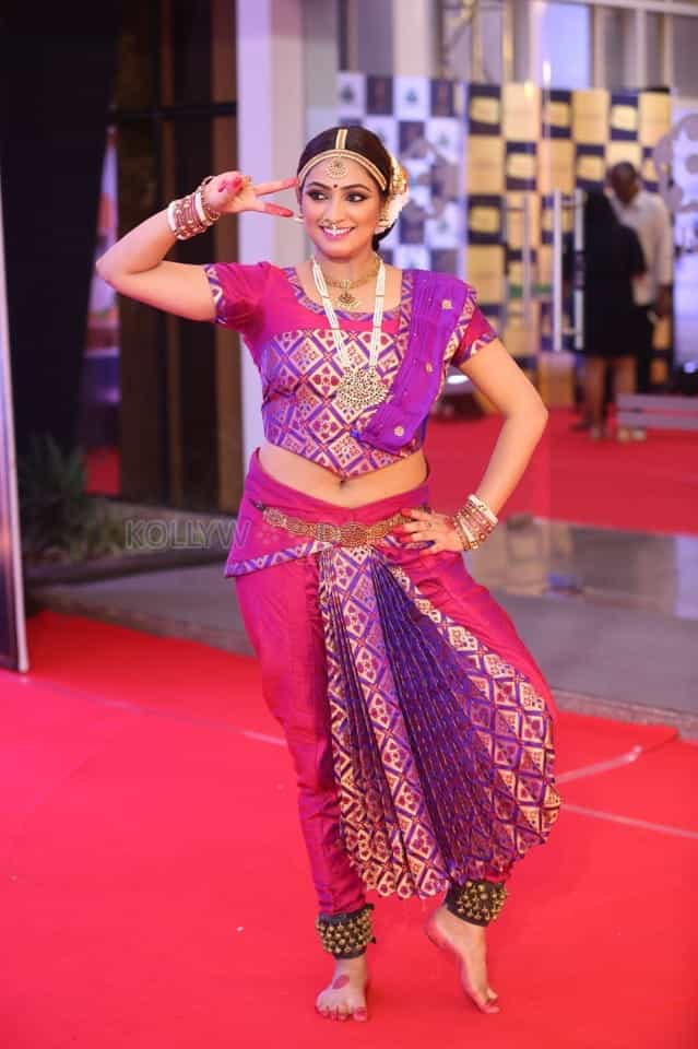 Actress Hari Priya At Mirchi Music Awards Photos 10