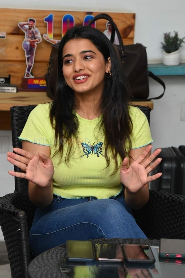 Actress Ketika Sharma at Romantic Movie Interview Photos 36