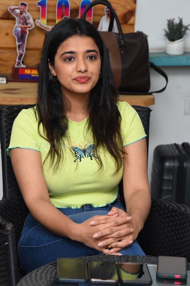 Actress Ketika Sharma at Romantic Movie Interview Photos 38
