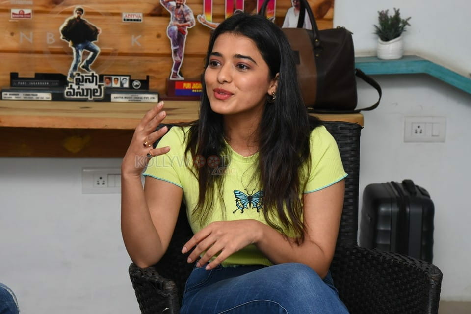 Actress Ketika Sharma at Romantic Movie Interview Photos 40