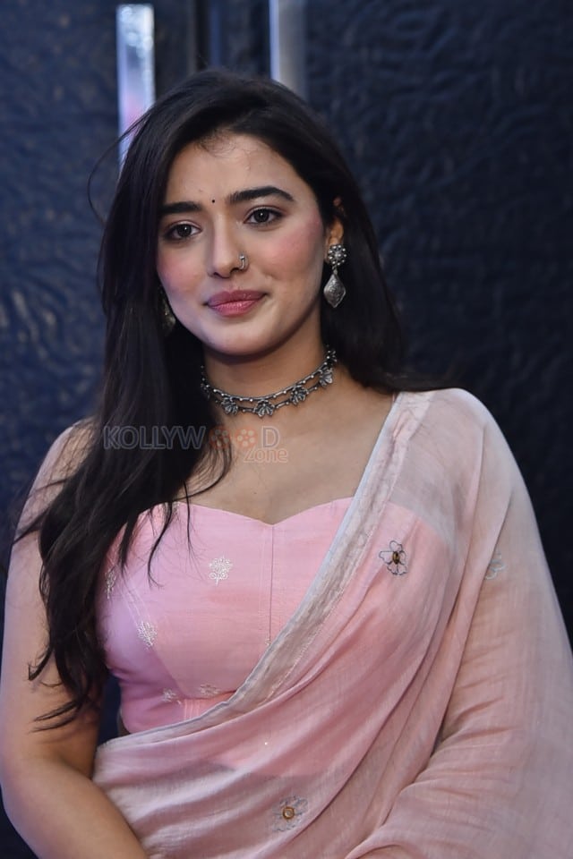 Actress Ketika Sharma at Single Movie Trailer Launch Event Pictures 01