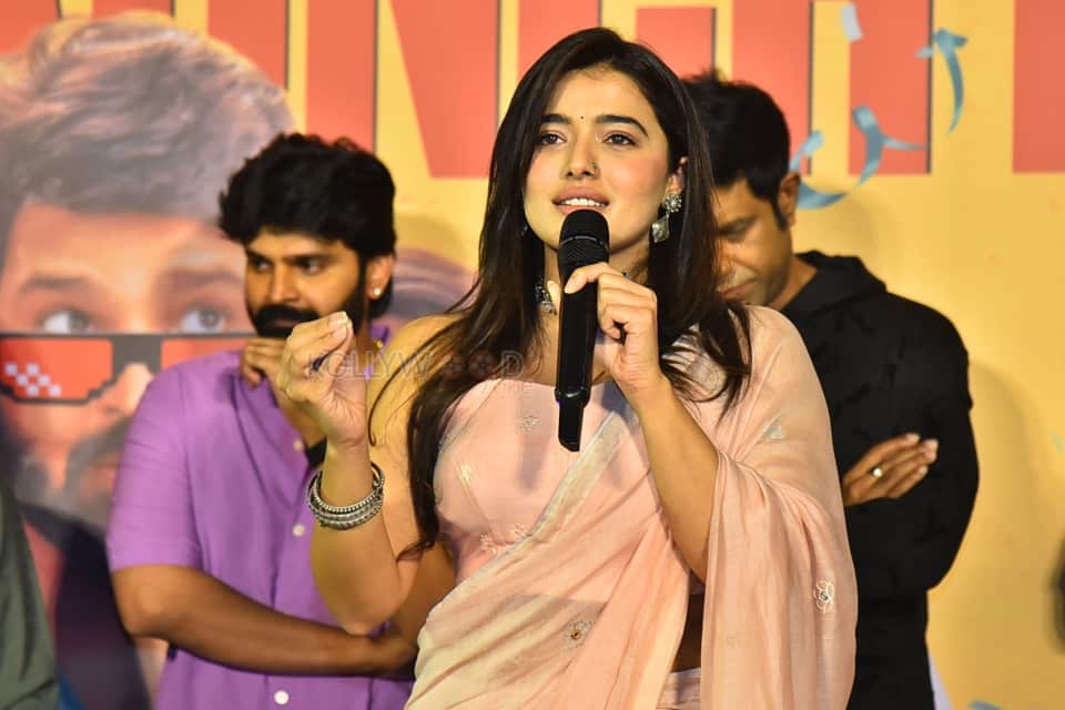 Actress Ketika Sharma at Single Movie Trailer Launch Event Pictures 07