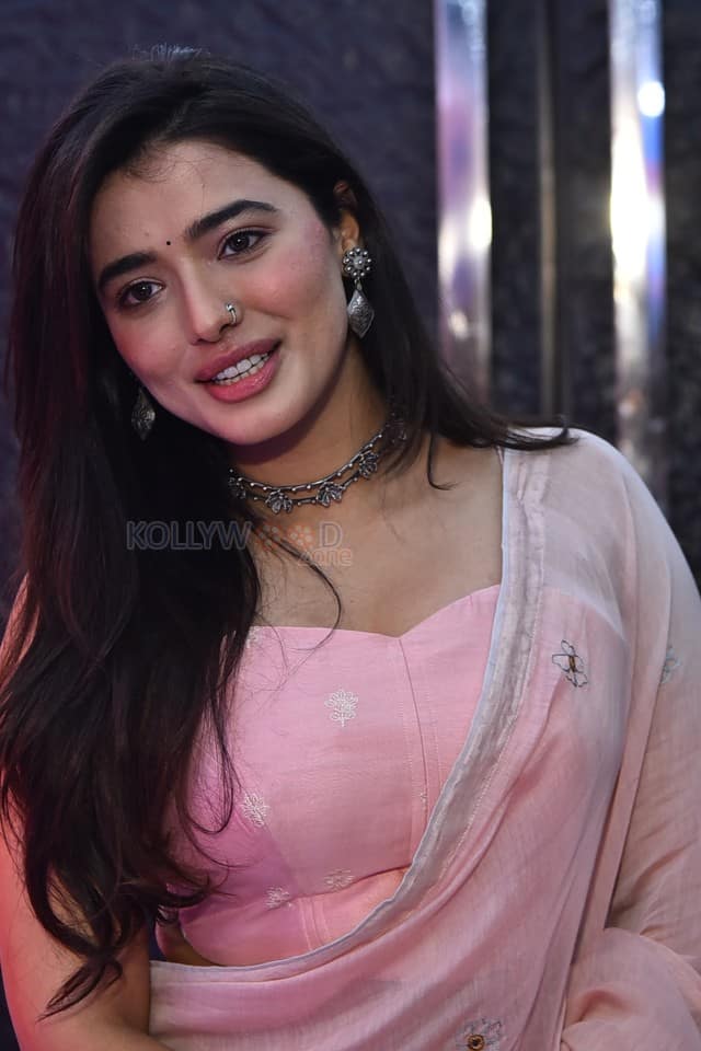 Actress Ketika Sharma at Single Movie Trailer Launch Event Pictures 14