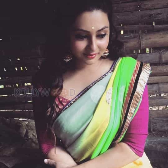 Actress Namitha Glamourous Saree Pictures 02