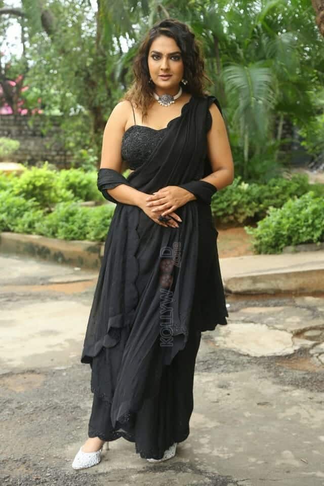 Actress Neha Deshpande at Rajugari Kodipulao Press Meet Pictures 20