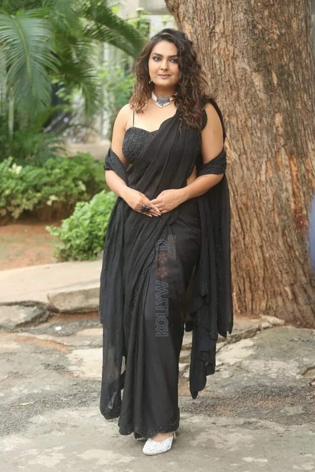 Actress Neha Deshpande at Rajugari Kodipulao Press Meet Pictures 45