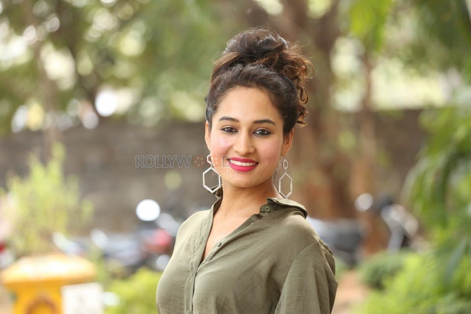 Actress Pooja Ramachandran At Devi Sri Prasad Pre release Event Photos 19