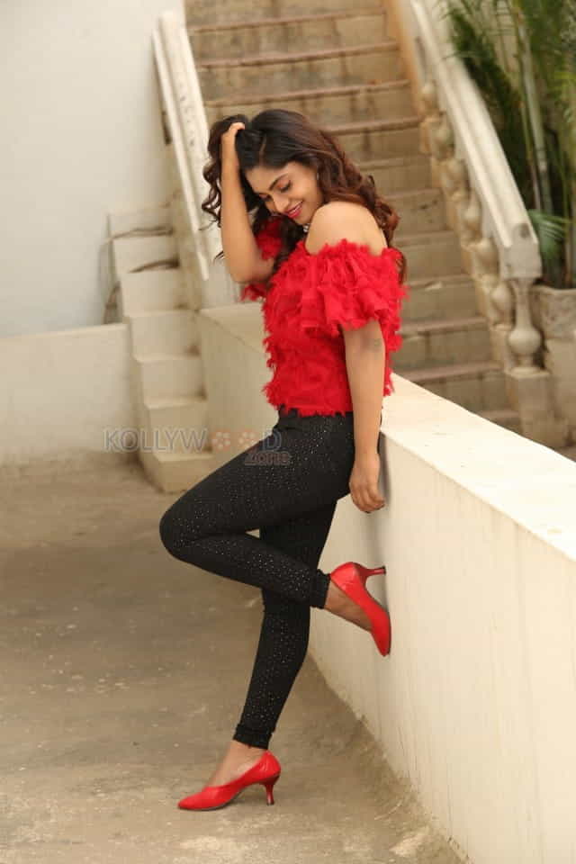 Actress Priya Augustin At Prema Easy Kadu Press Meet Photos 30