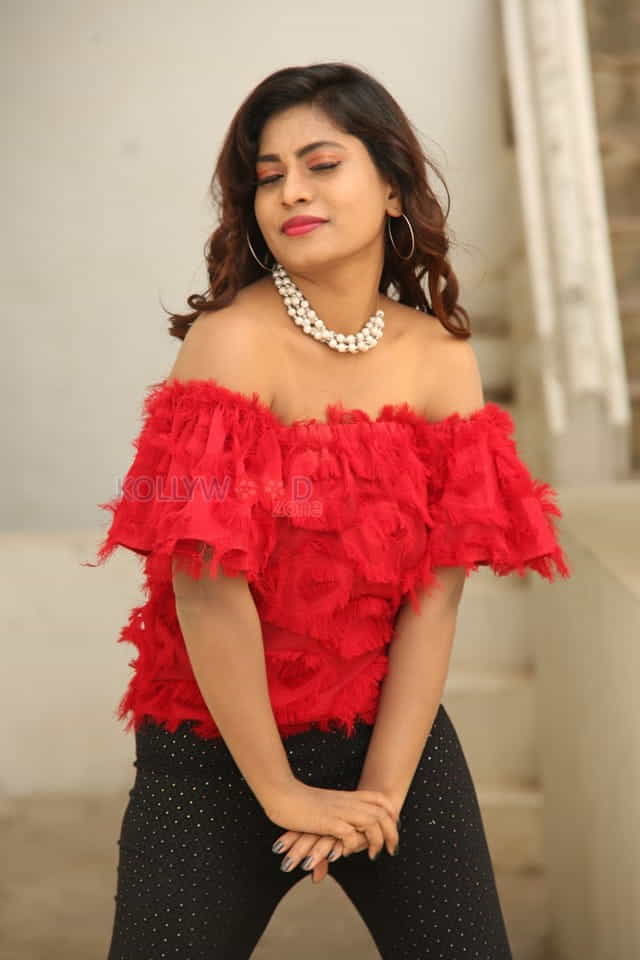 Actress Priya Augustin At Prema Easy Kadu Press Meet Photos 33