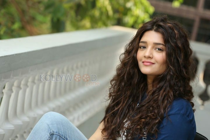 Actress Ritika Singh Interview Pictures 19