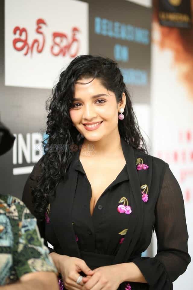 Actress Ritika Singh at In Car Movie Press Meet Pictures 37