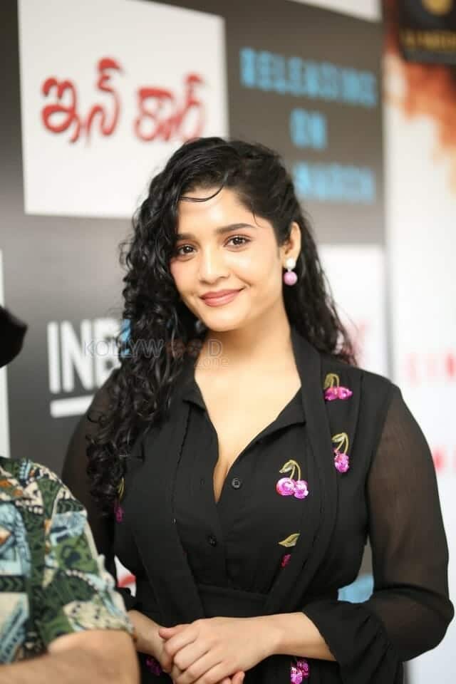 Actress Ritika Singh at In Car Movie Press Meet Pictures 38