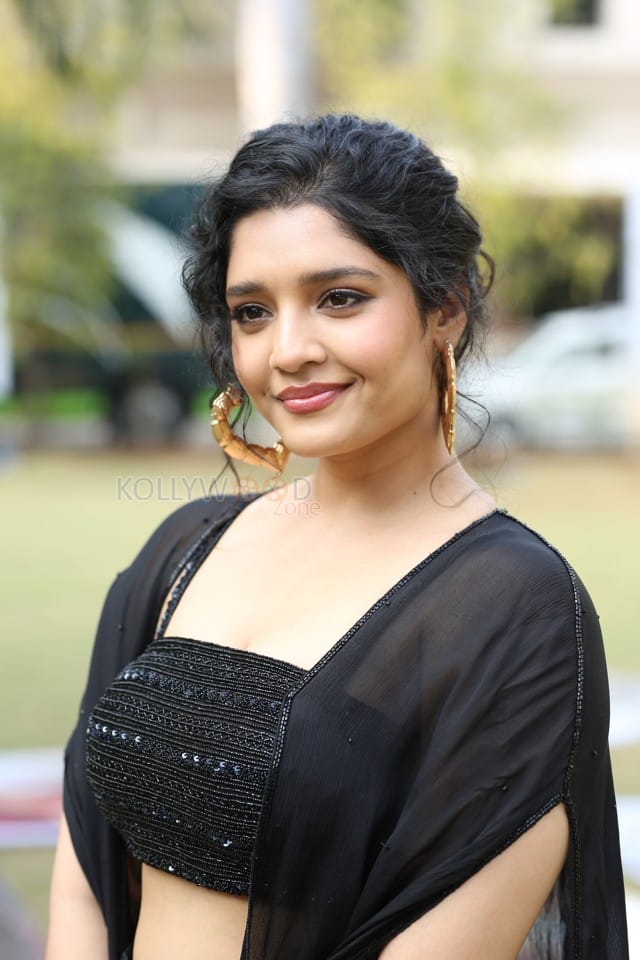 Actress Ritika Singh at Valari Trailer Launch Photos 15