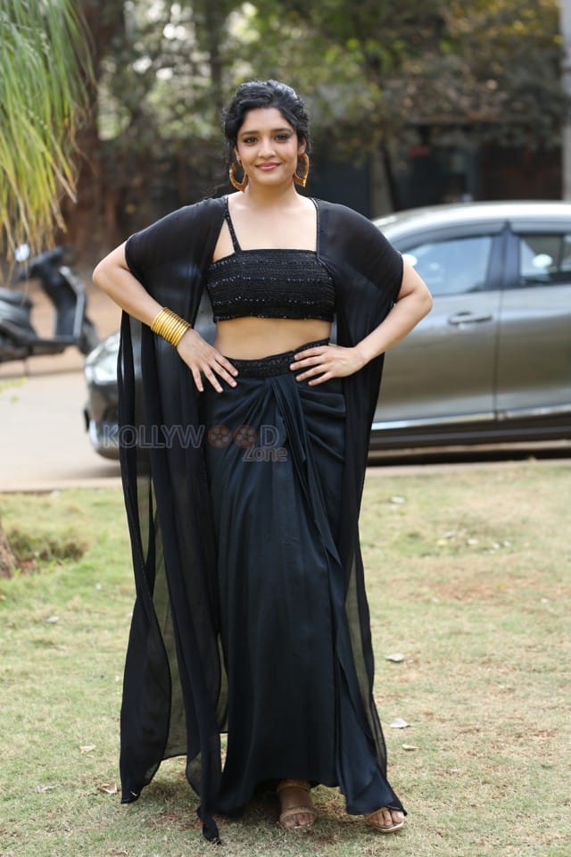 Actress Ritika Singh at Valari Trailer Launch Photos 28