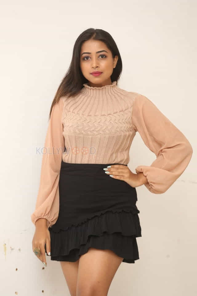 Actress Rittika Chakraborty At Bomma Adirindi Movie Press Meet Pictures 01