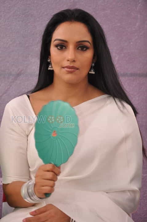 Actress Shweta Menon White Saree Stills 09